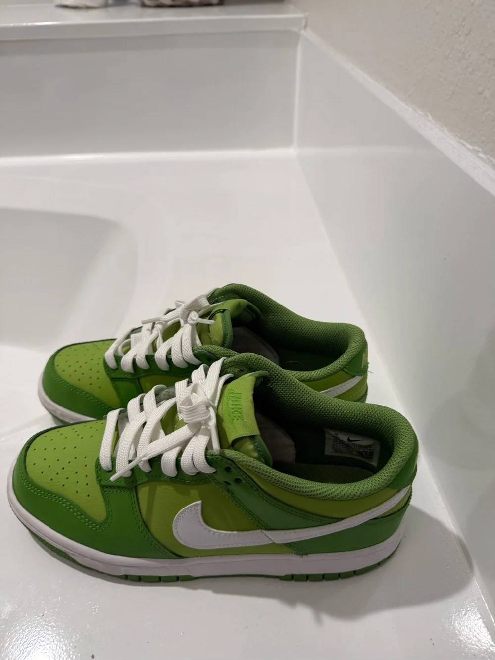 Nike Kids Green Low-Top Sneakers with White Swoosh